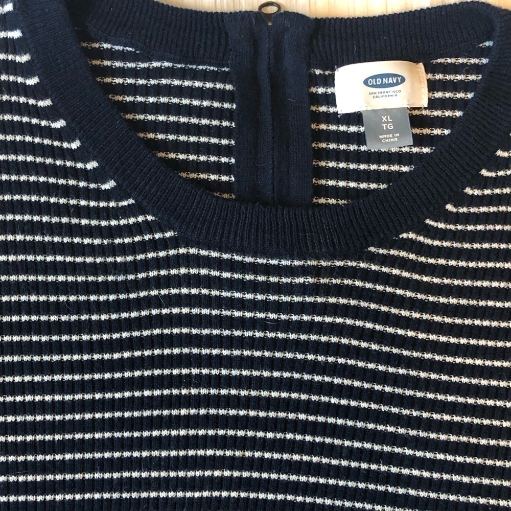 4 for $25 Old Navy Light weight Scoop Neck Sweater Size XL - Picture 4 of 4